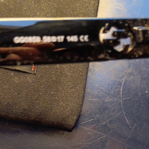 Gucci Black and Gold Designer Sunglasses - Picture 6 of 7